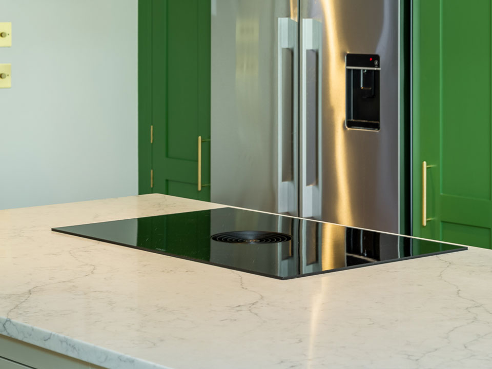 AG Quartz Fusion White (cabinetry by Cloisters Design)
